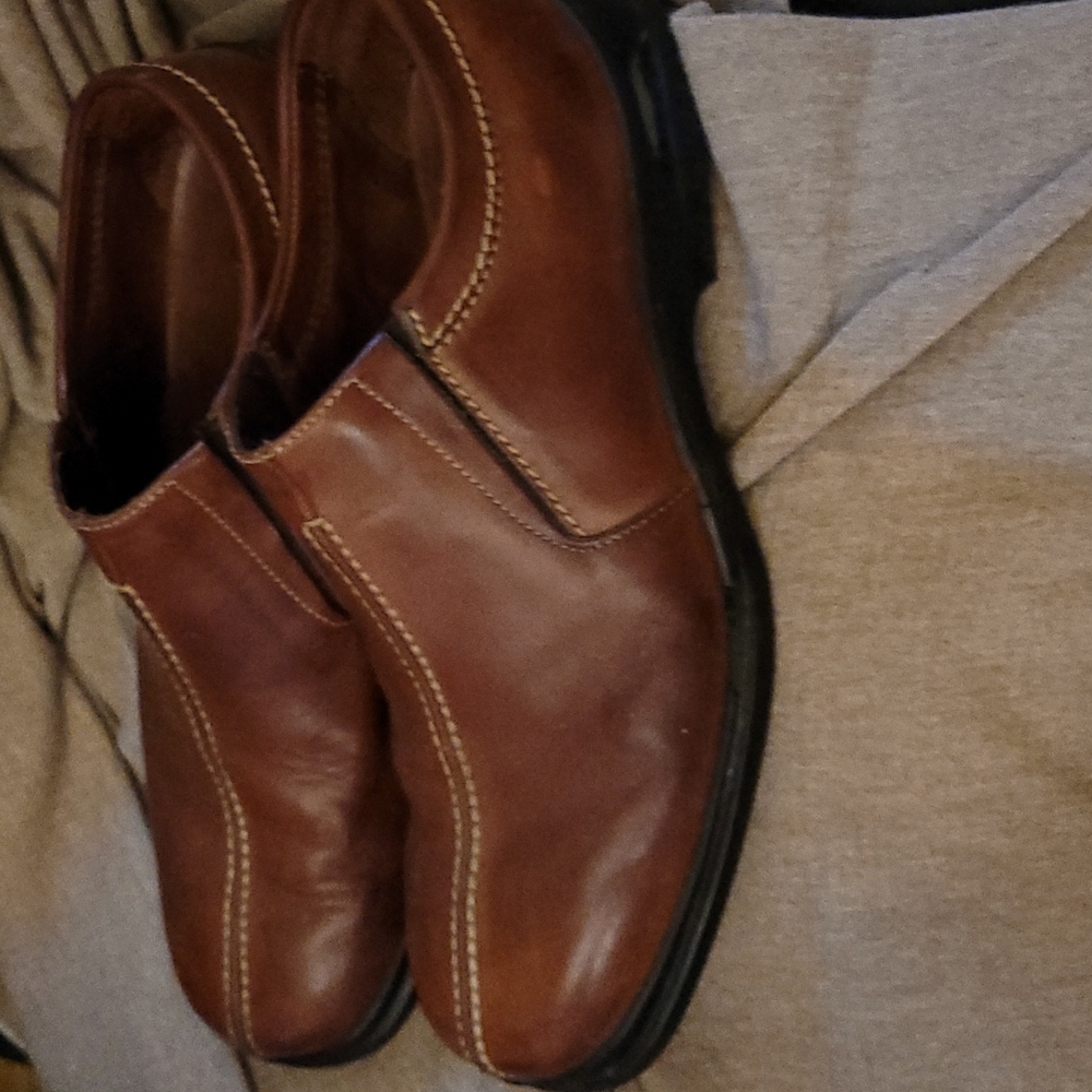 Shoes - Picture 3 of 4
